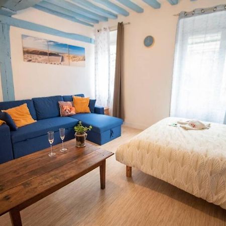 Blue Appartment With A Fireplace Диеп Екстериор снимка