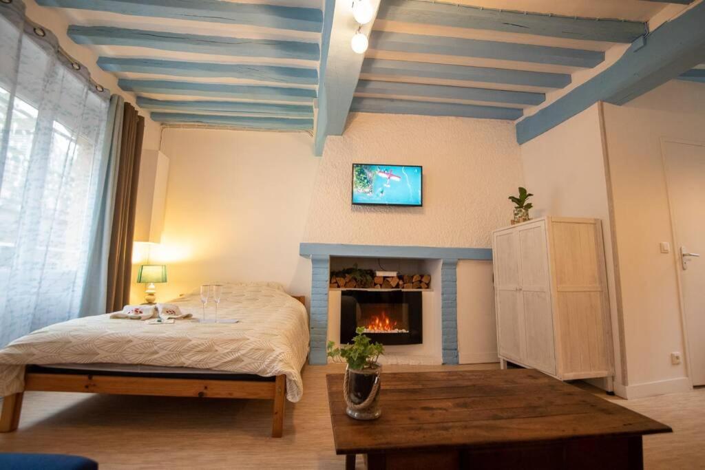 Blue Appartment With A Fireplace Диеп Екстериор снимка