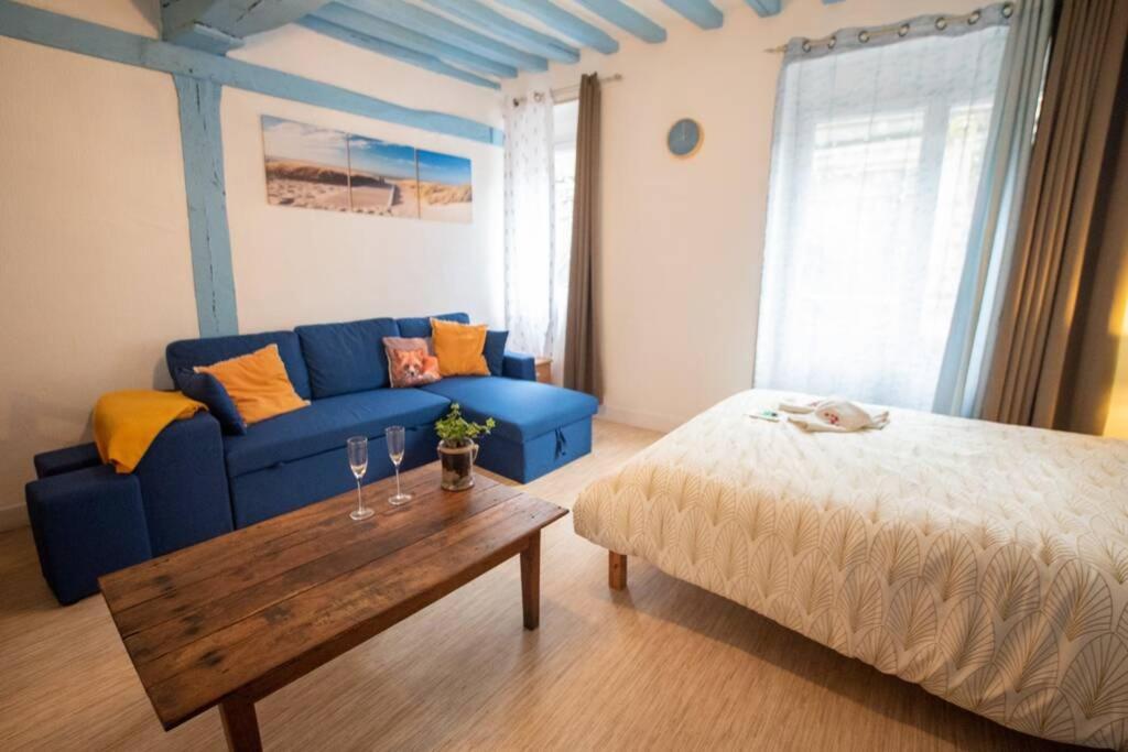 Blue Appartment With A Fireplace Диеп Екстериор снимка